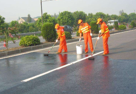 南充 彩色路面喷漆维修改色的使用寿命有多长？